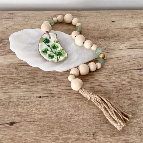 Anthropologie Other - Anthropologie Alabaster Leaf Dish & Painted Oyster Beaded Decor Set